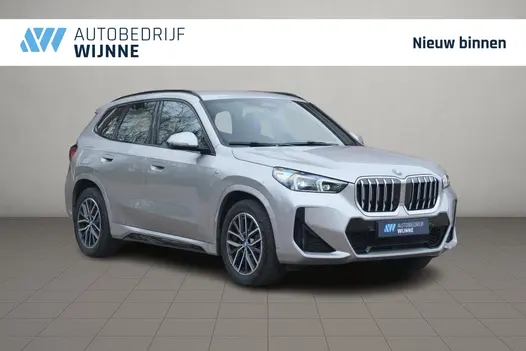 BMW X1 xDrive25e 245pk Aut. M Sport | Navi | Climate | Keyless | Camera | Alcatara | Elektrische Achterklep | Stoelverwarming | PDC