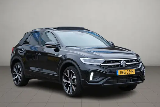 Volkswagen T-Roc 1.5 TSi 150pk DSG R-Line Black Edition | Black Style | App Connect | Panoramadak | Camera | Keyless | Elektrische Achterklep | Matrix LED | Winter Pakket