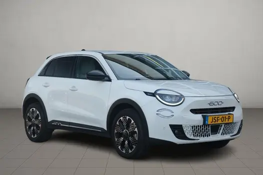 Fiat 600 1.2 Hybrid 110pk DCT6 La Prima | Navi | App Connect | Adaptive Cruise | Climate | Keyless | Camera | Leder | Elektrische Achterklep