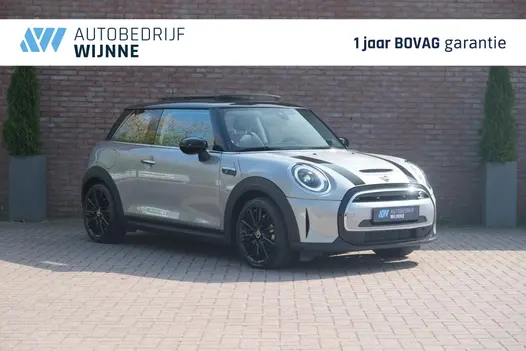 MINI Electric Cooper S 184pk 32 kWh Camden Edition | Navi | Climate | Panoramadak | Harman/kardon | Camera | Keyless | PDC