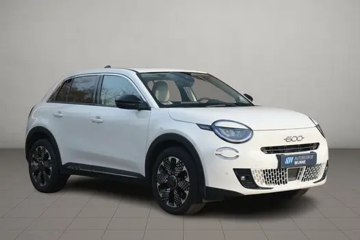 Fiat 600 1.2 Hybrid 110pk DCT6 La Prima | Navi | App Connect | Adaptive Cruise | Climate | Keyless | Camera | Leder | Elektrische Achterklep