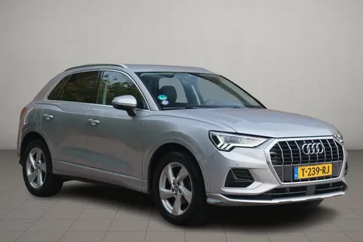 Audi Q3 35 TFSi 150pk S-Tronic Business Edition - Apple CarPlay - Achteruitrijcamera - Navigatiesysteem - Cruise control - Climate control - Matrix LED - Elektrische achterklep - Keyless entry