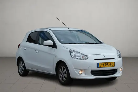 Mitsubishi Space Star 1.0 70pk Intense | Climate | 14" Velgen | Radio-CD | Keyless entry