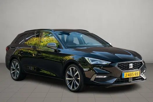 SEAT Leon 1.5 eTSi 150pk DSG Sportstourer FR Launch Editon - Adaptive cruise - Elektrische achterklep - Apple CarPlay - Keyless - Parkeersensoren - Stoelverwarming - Climate control