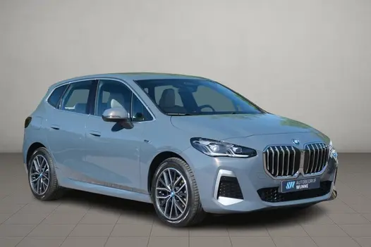 BMW 2 Serie Active Tourer 225e xDrive 245pk M Sport | Navi | App Connect | Climate | Camera | Stoelverwarming | Elektrische Achterklep | Leder