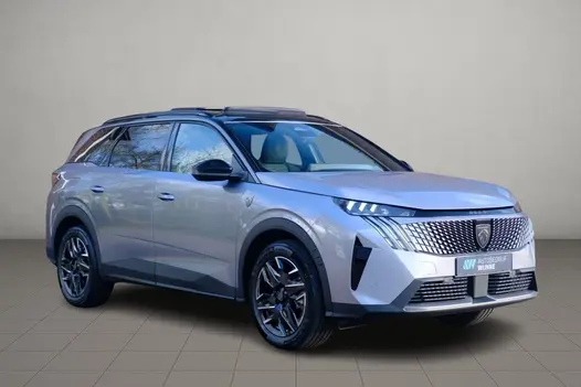Peugeot 5008 1.2 Hybrid 145pk e-DCS6 GT 7 Persoons | Navi | App Connect | Adaptive Cruise | Panoramadak | Camera | Keyless | Stoelverwarming | Elektrische Achterklep | PDC
